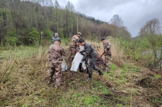 1747278325459659.jpg 筑牢安全防線 守護(hù)生命家園東北岔林場(chǎng)扎實(shí)開展“防災(zāi)減災(zāi)日”系列活動(dòng)(2).jpg