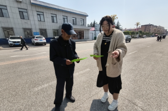 1748937392670391.jpg “典”亮綠色林海 法治護航生態(tài)營林處多措并舉開展民法典宣傳活動(1).jpg