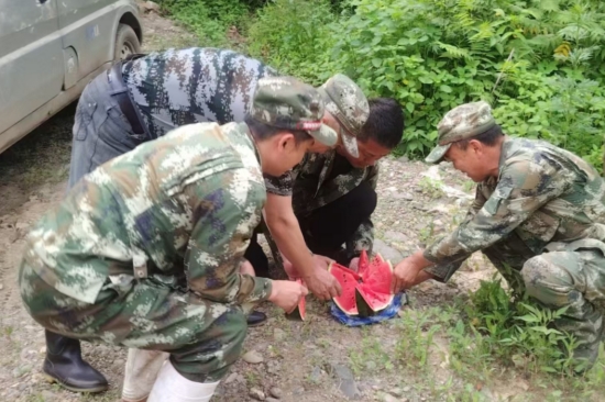 1751525786910327.jpg 35e13930258004ccd8ad8a4f2926c520.jpg