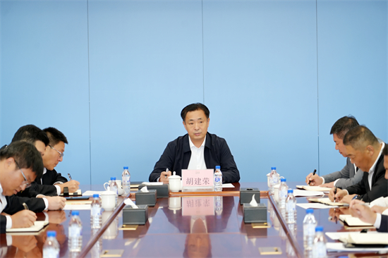 1760080286464619.jpg 泉林公司黨委召開黨的建設(shè)工作領(lǐng)導(dǎo)小組 (擴(kuò)大)會(huì)議(2).jpg