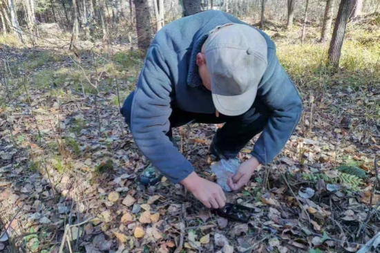 1763947263189672.jpg 泉林公司全面開展越冬前鼠害專項(xiàng)調(diào)查工作(2).jpg